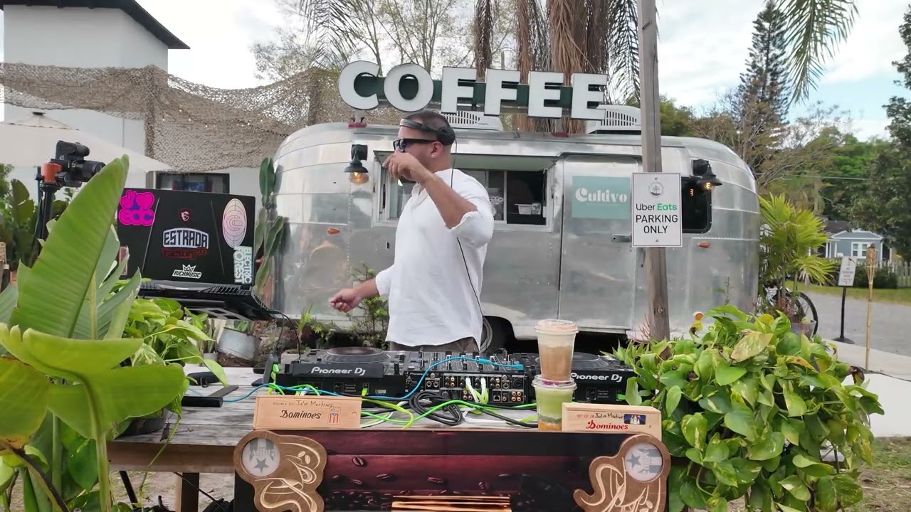 LATIN DANCEHALL 2025 - DJ ESTRADA at Cafecito Sessions (Ingeniero, Passoa, Hecha Pa Mi, Beele,)