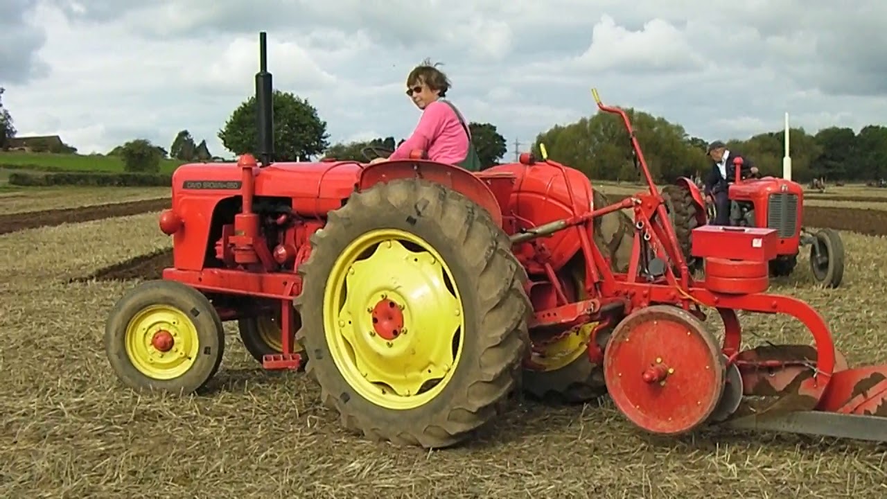 David Brown 950 2.7 Litre 4-Cyl Diesel tractor