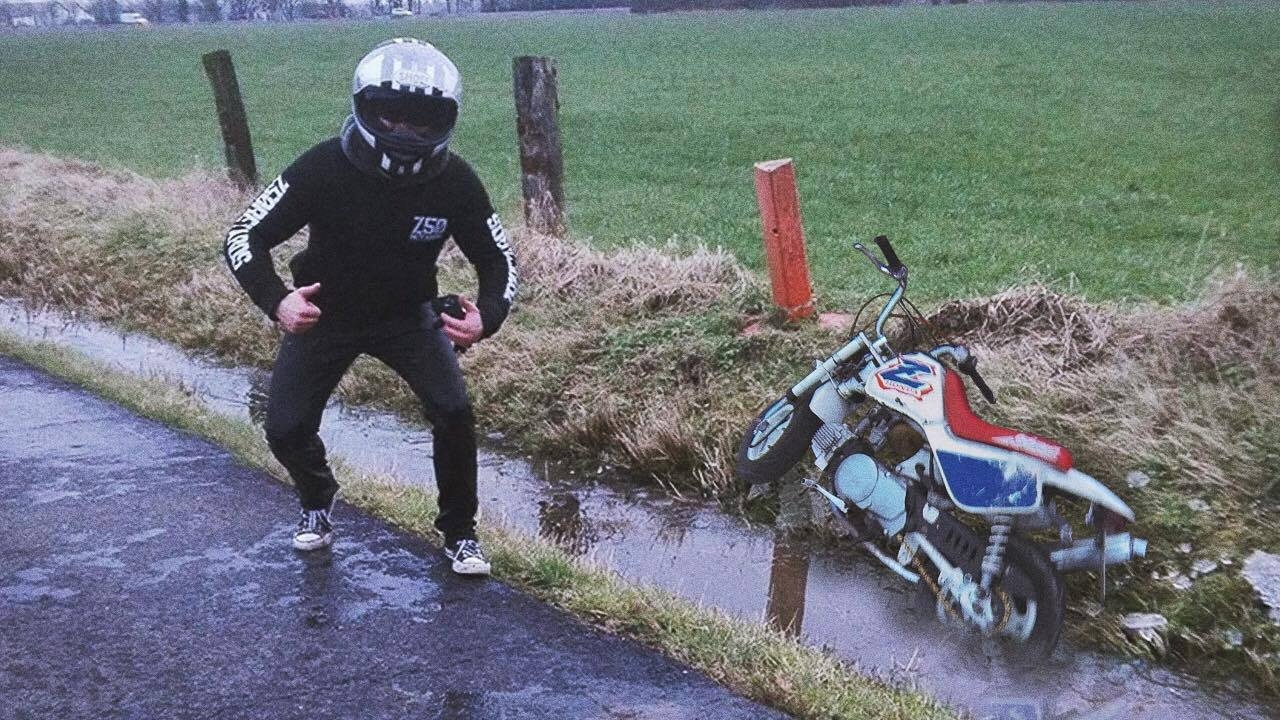 Honda Z50R groupride with CRASH