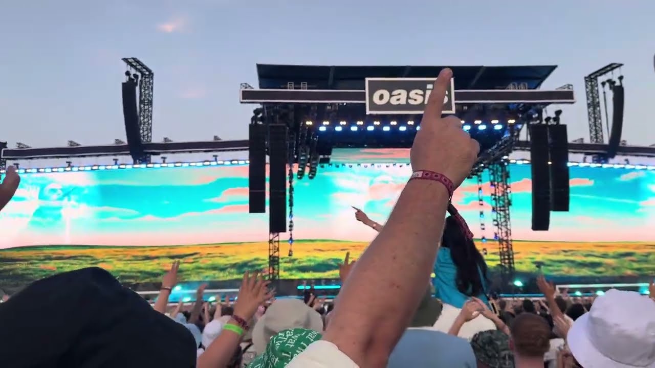Oasis - Whatever - 12/07/2025 - Manchester, England