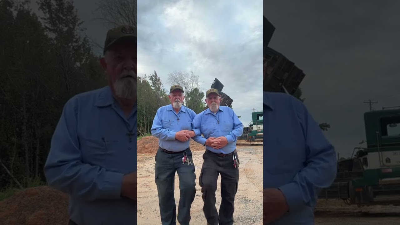 Our viral DUCK CALL 🦆 📞😂 #hanelinetwins #viral #funny