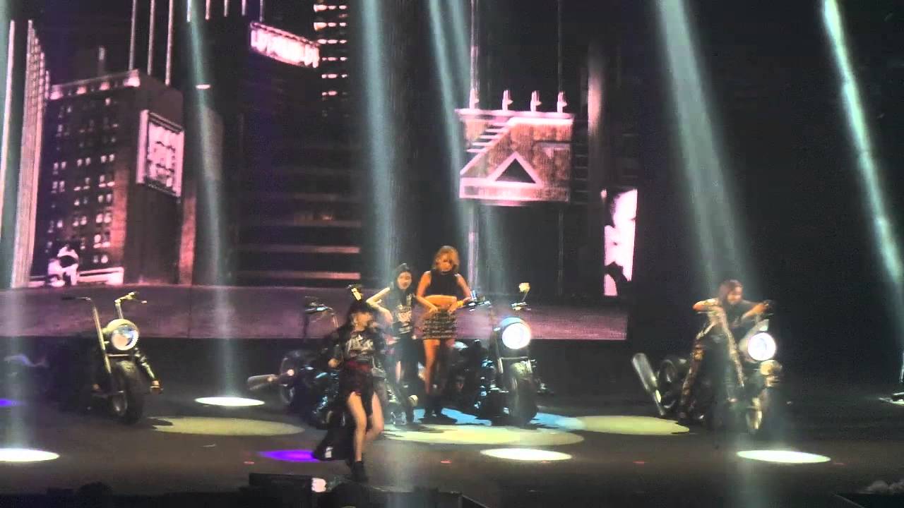 140608 2NE1 - I Am The Best @ AON Jakarta