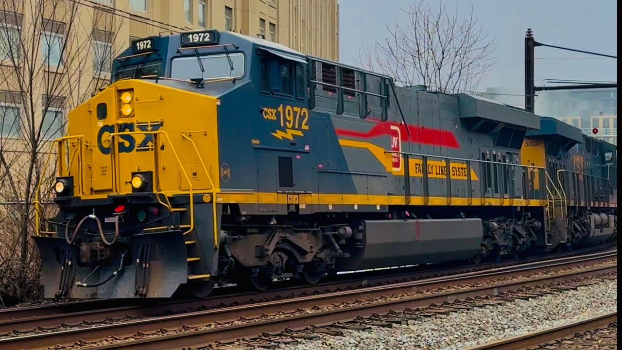 Saturday & Sunday railfanning at L’Enfant. Ft: CSX 1972