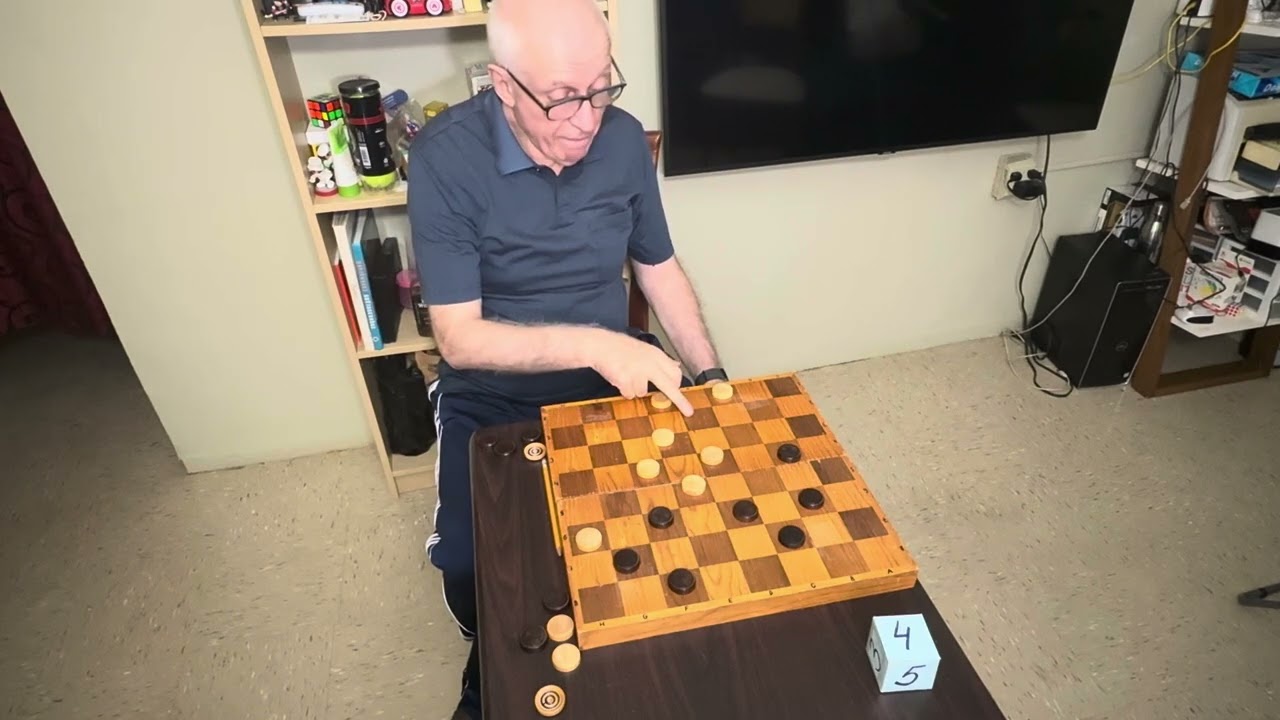 Russian checkers 2094***