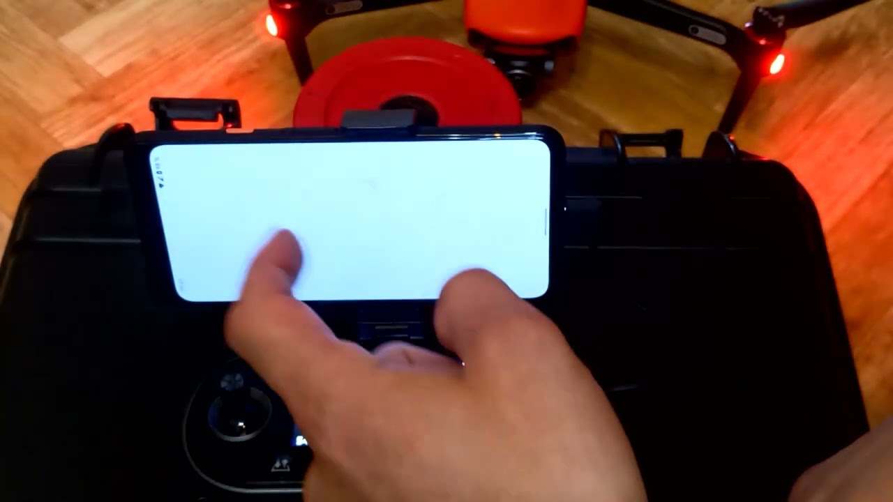 Autel EVO 2 pro.  The smartphone does not connect to the remote control.