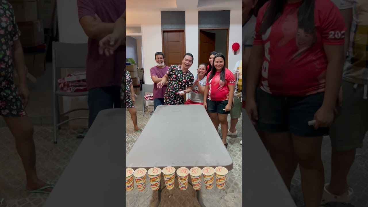 Christmas Eve Games!😀 Roll the Pingpong Ball (December 24, 2021)  Mark
