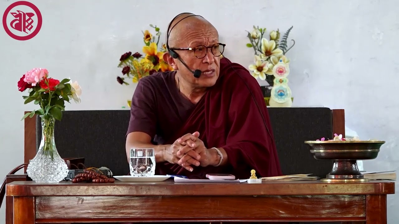 ༸སྐྱབས་མཆོག་རྫོང་སར་མཁྱེན་བརྩེ་རིན་པོ་ཆེ་མཆོག་ནས་སྐྱབས་འགྲོའི་སྡོམ་པ་བསྩལ་བའི་བརྙན་ཐུང་།