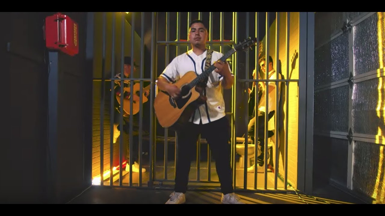 Tenis Cortez - Colocho y su Eminencia (video oficial)