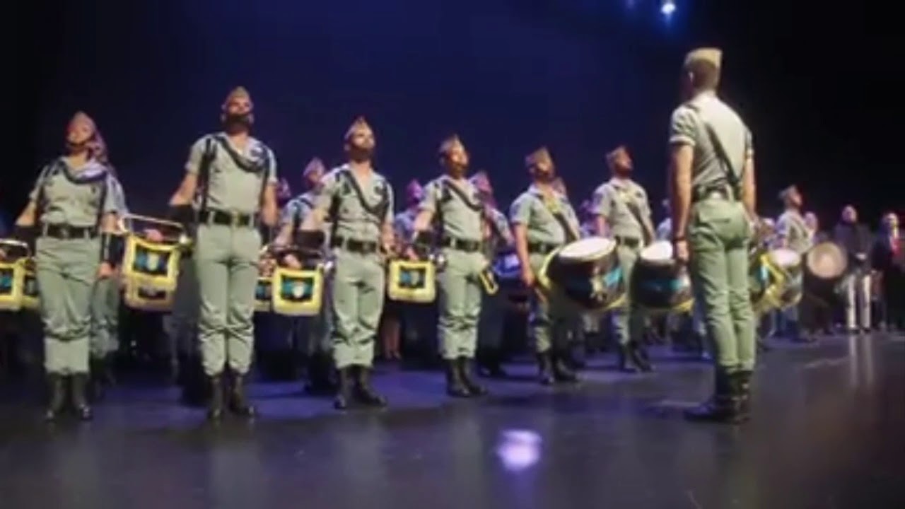 Legionaro canta Colombiana legionaria al Cristo de la Buena Muerte en los premios Sentir Málaga 2018