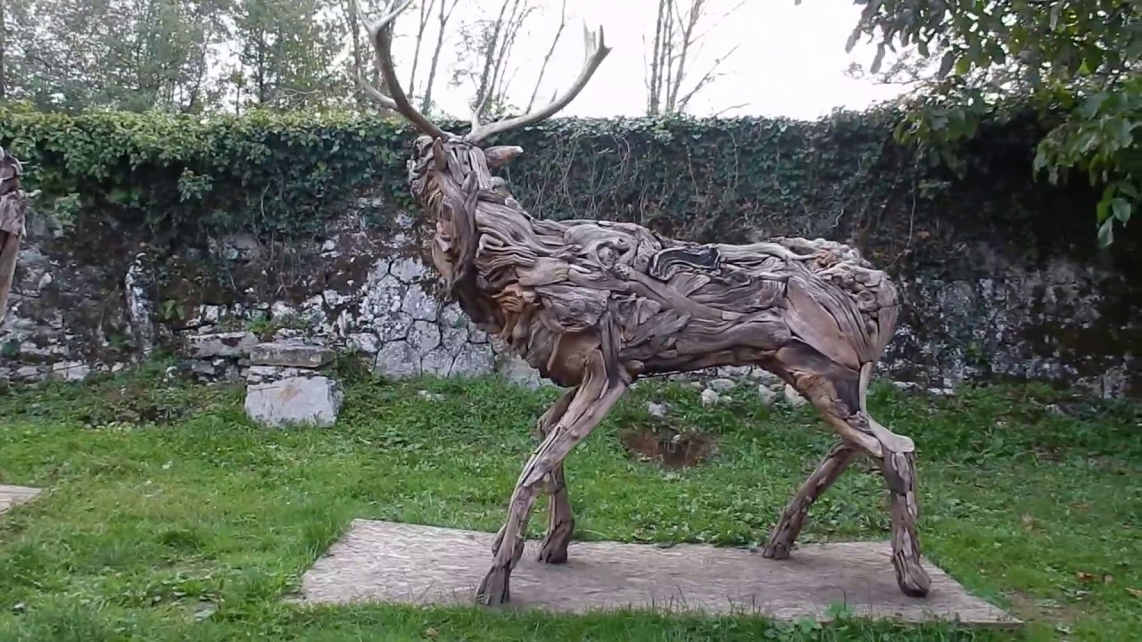 Sculpture Cerf en bois flotté