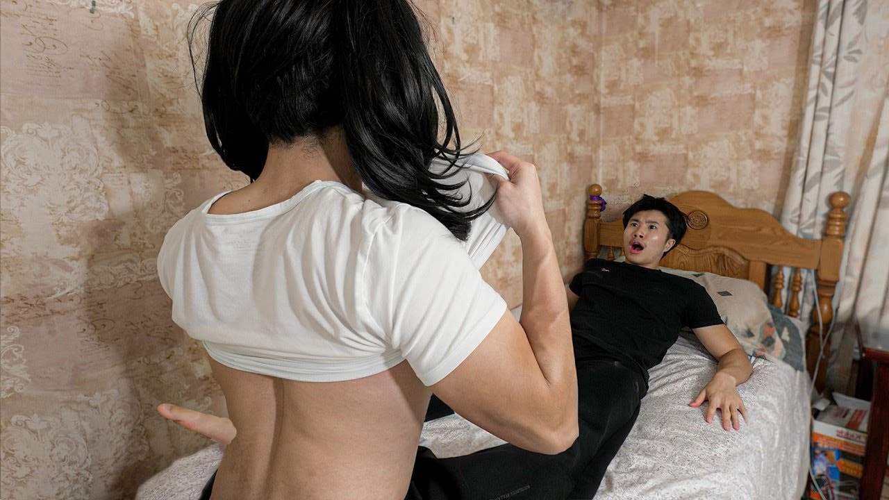 Самая странная сводная сестра в мире