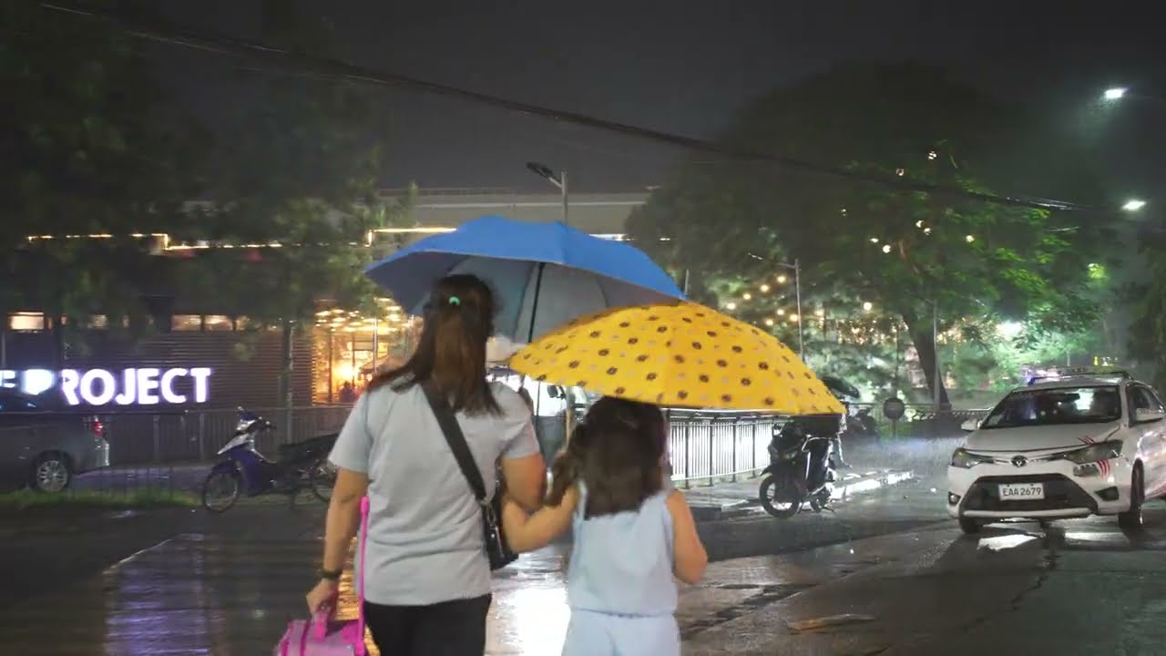 Philippines, tricycle night ride from Starmall to NuVista