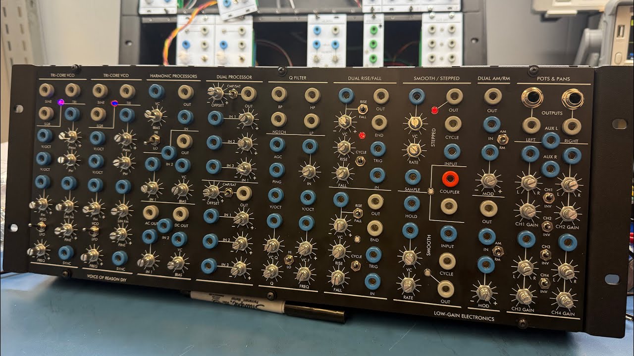 Tri-Core Oscillator Sync drone - Low-gain Electronics | 4U Serge Modular 