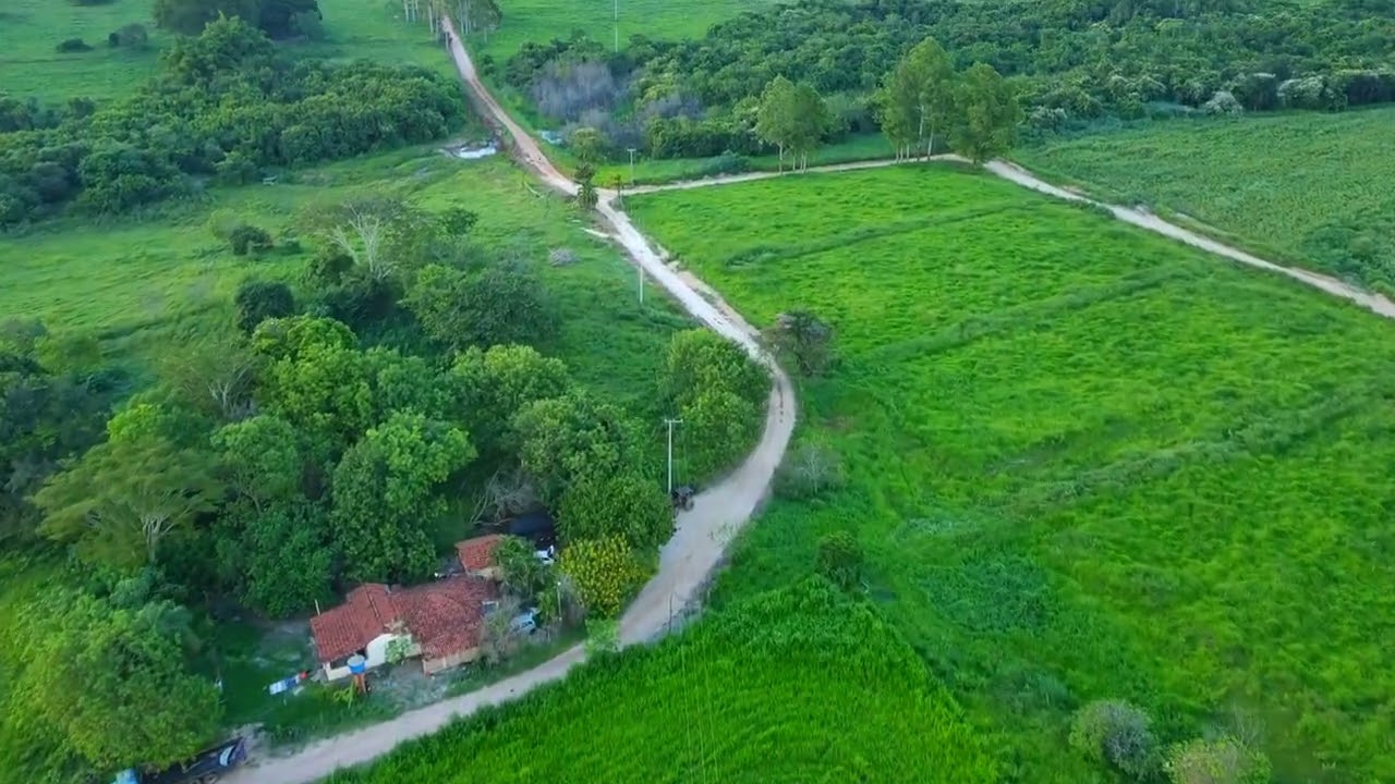 Drone passeia no bairro do Coqueiral 