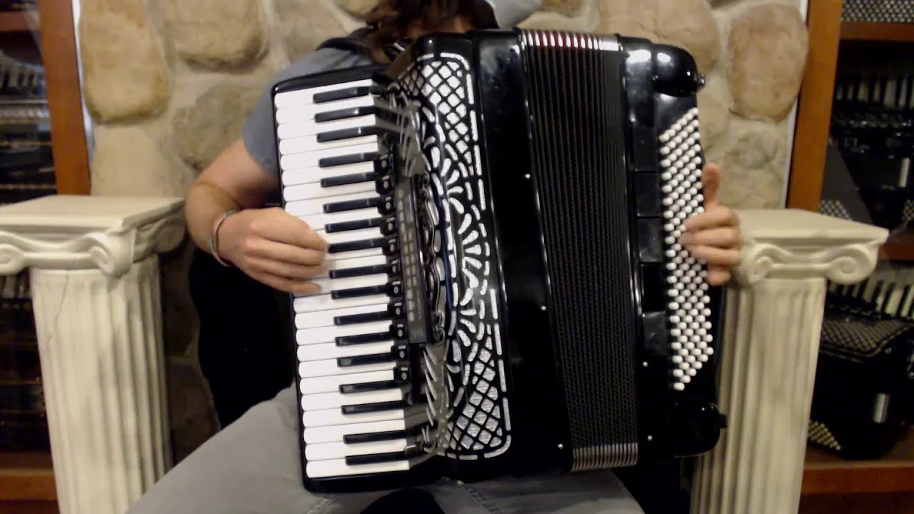 4185 - Black SEM 411 Piano Accordion MusicTech Midi LMMM 41 120 $3999