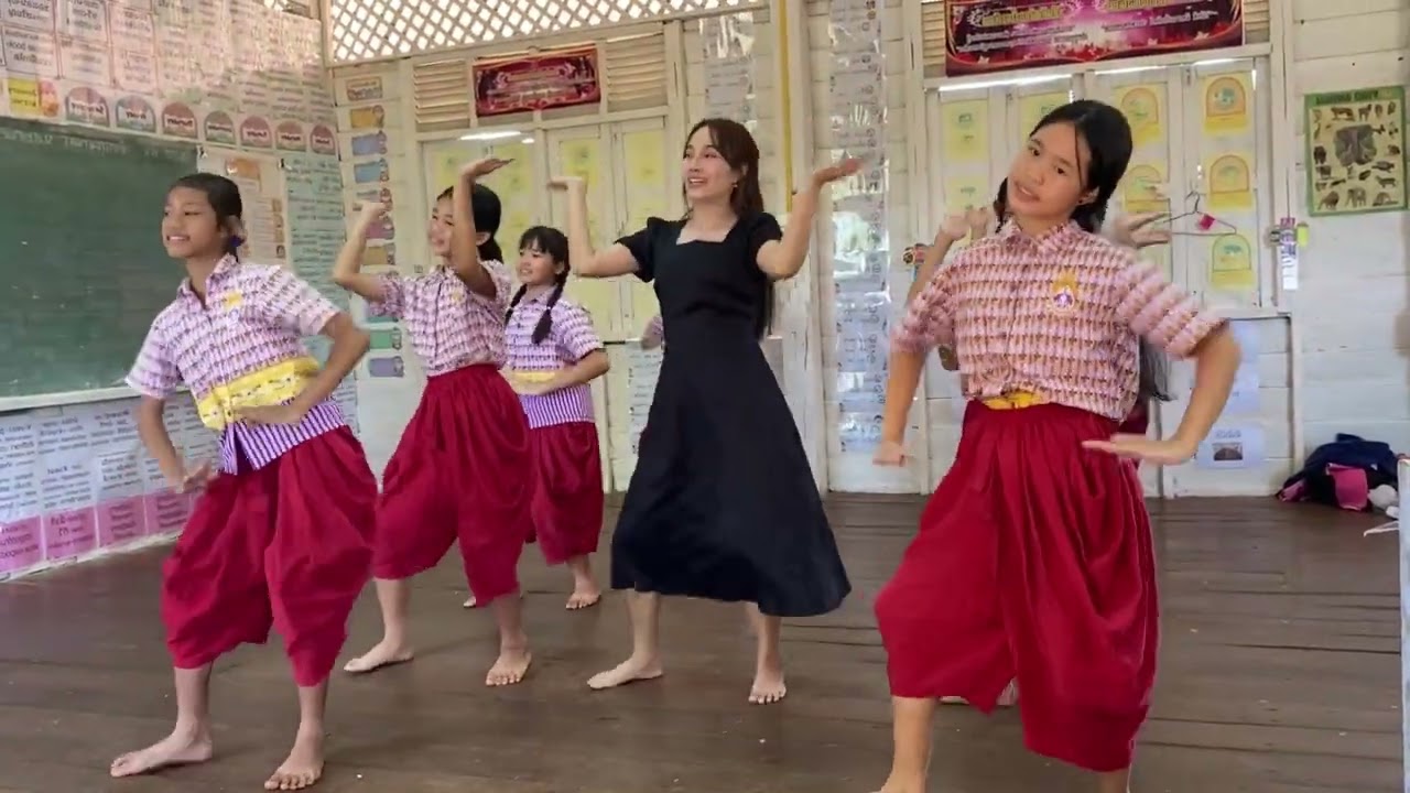 [Mirrored] สาวกันตรึม - ท่าเต้น #ฮิตในtiktok 