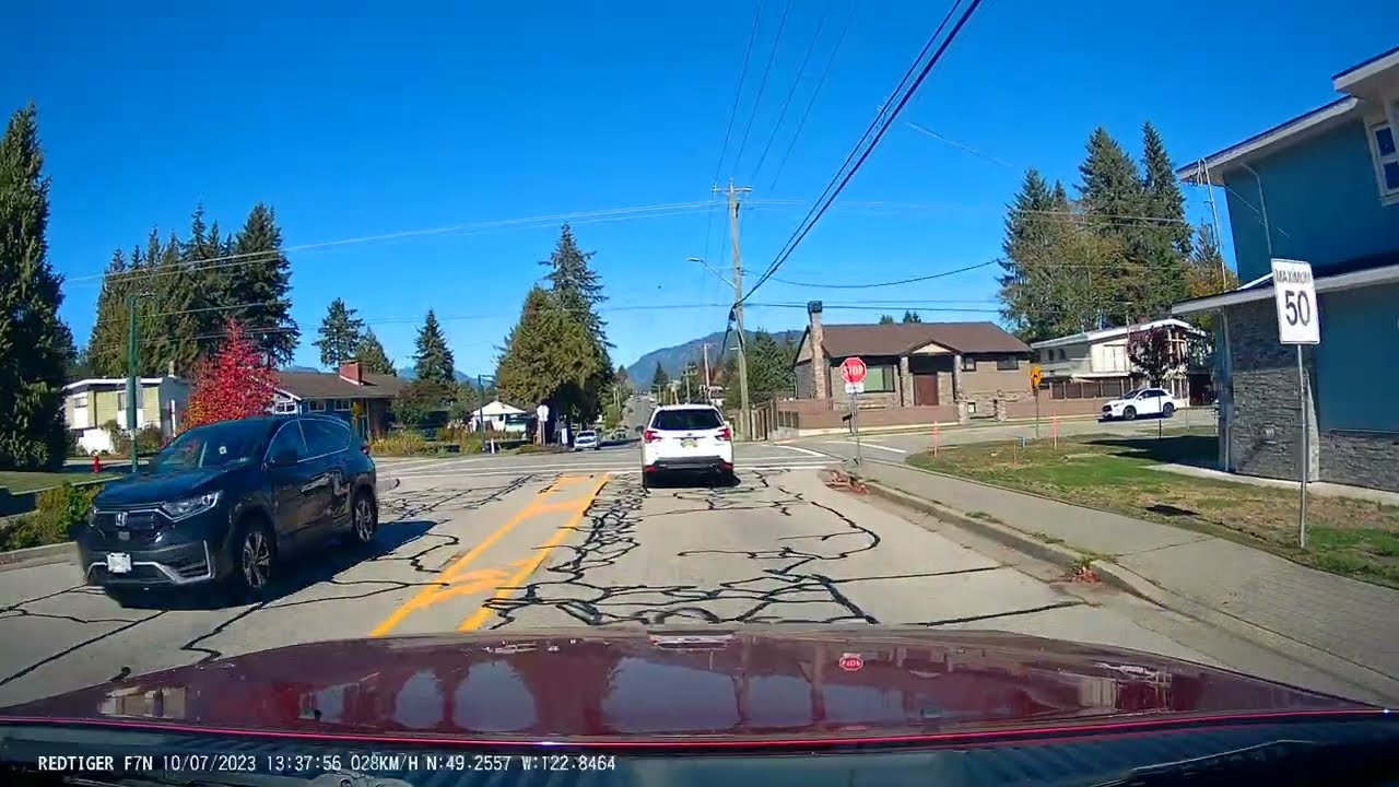 4-Way & 5-Way Stop Rules Explained 🇨🇦 | BC Driving Examples