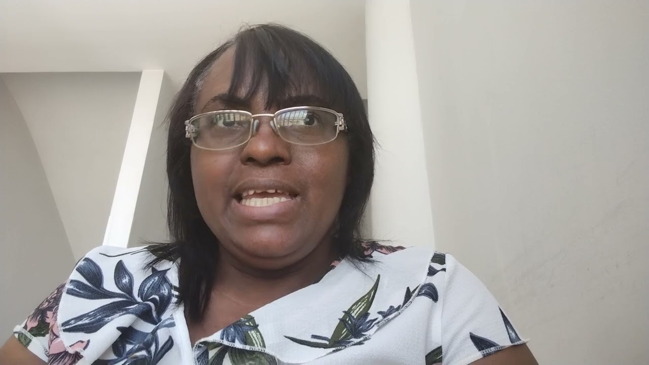 A mulher virtuosa &eacute; a coroa do marido mais a que age vergonhosamente &eacute; podrid&atilde;o prus ossos