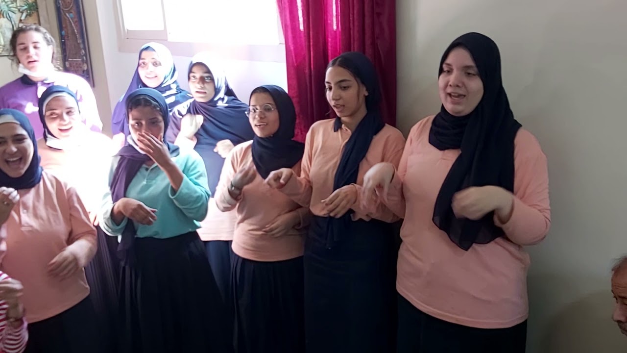 عرض أغنية المسك فاح مترجمة بلغة الإشارة لفريق فينا الخير