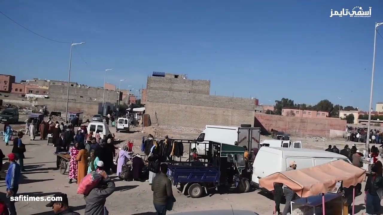 تجار سوق النموذجي بآسفي أصيبت تجارتهم بالكساد وتراكمت عليهم الديون بسبب نشأة سوق عشوائي بقربهم ...