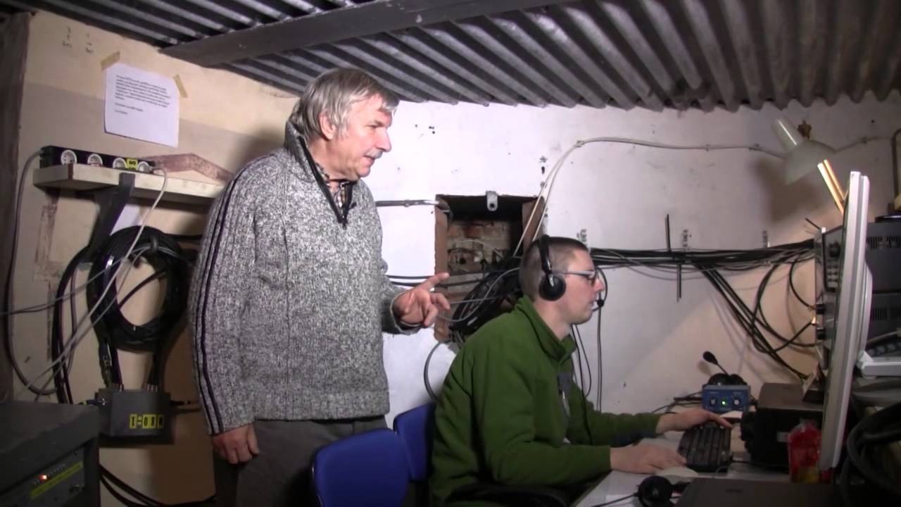 OT5A, a guided tour of the 80-meter band ham radio station