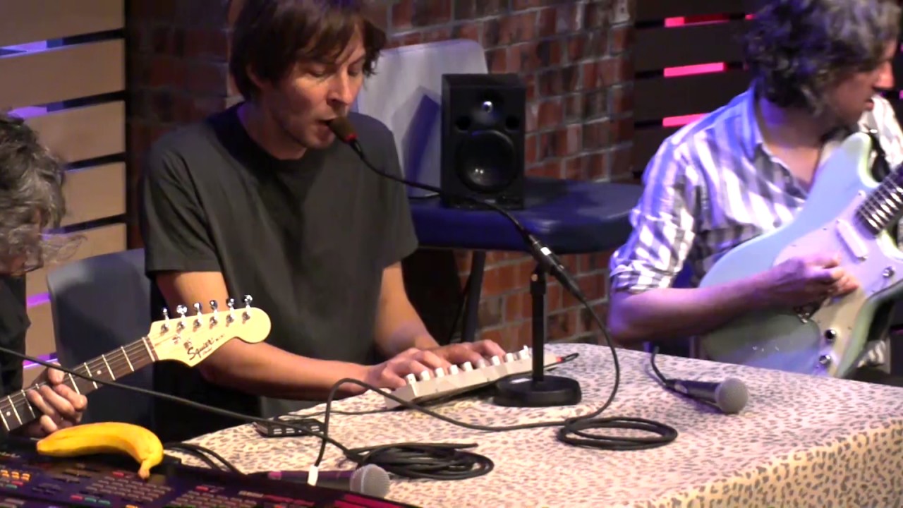 Phoenix - J-Boy [Live In The Lounge]