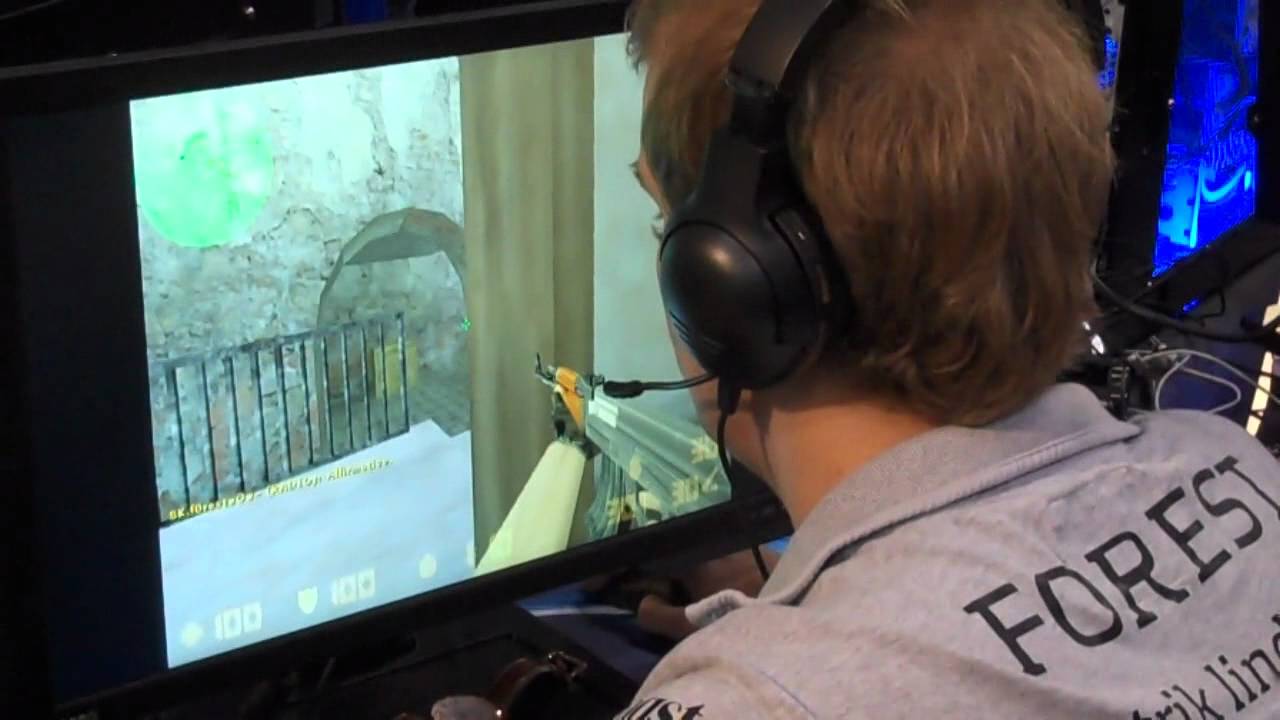 SK Gaming playing against Winfakt at IEM Counter-Strike Global Challenge New York
