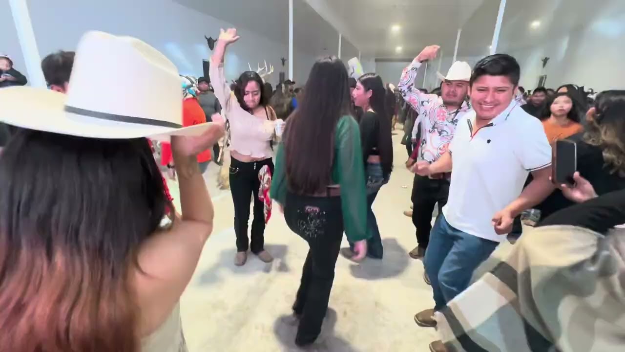 Grupo Sin Control en madera california. 01/27/2024