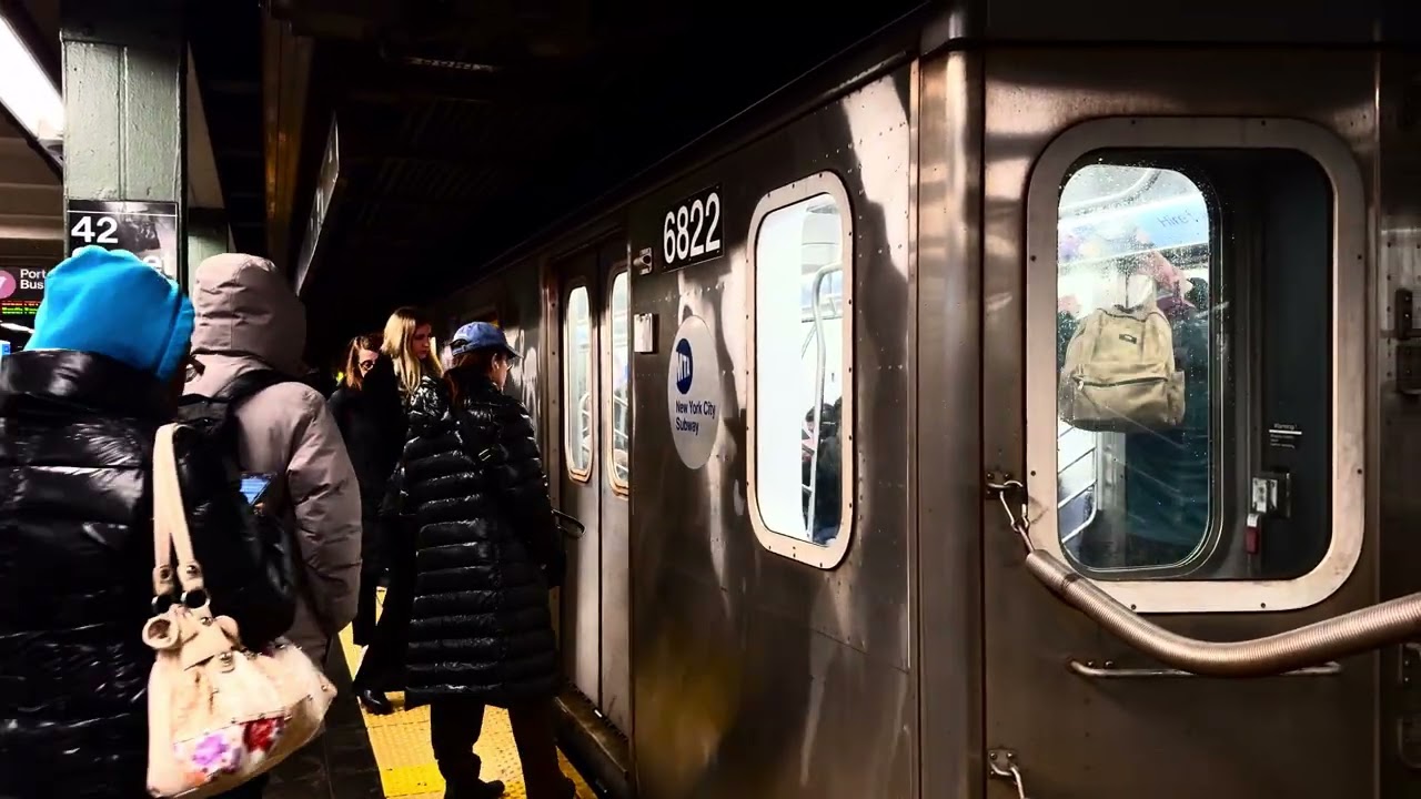 MTA New York City Subway Flatbush Av Bound Bombardier R142 (2) Express Train @ Times Square-42 St