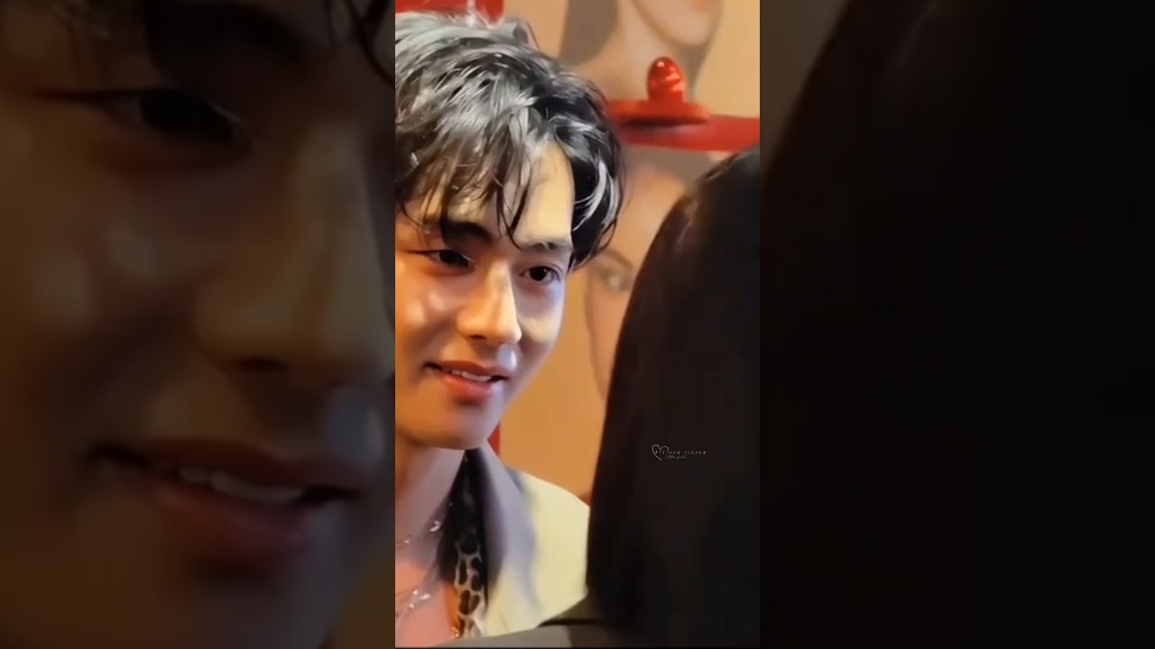 Смущение Тэхёна -  милая реакция🤩 #bts #taehyung #tae