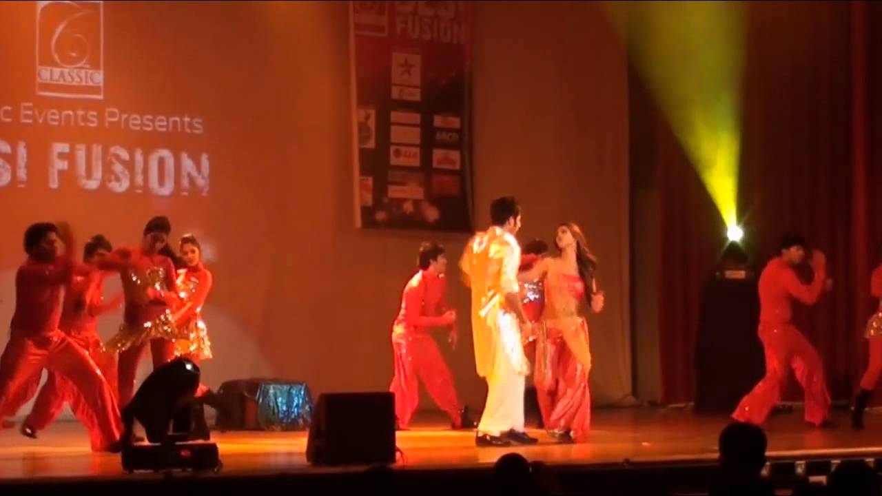 Desi Fusion Presents Karan Tacker and Krystle D'souza performing on Diliwali Girlfriend