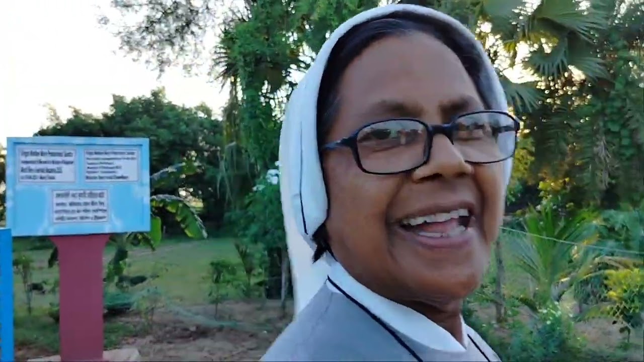 গ্রামের ভেতর খ্রিস্টানদের চার্চ দেখতে গেলাম😱
