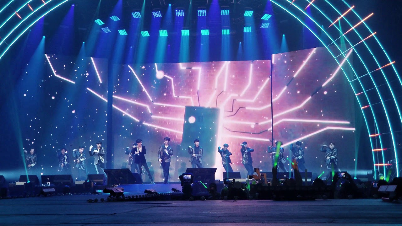 GOT7 EYES ON YOU 2018 TOUR IN HOUSTON- HARD CARRY AND SKYWAY