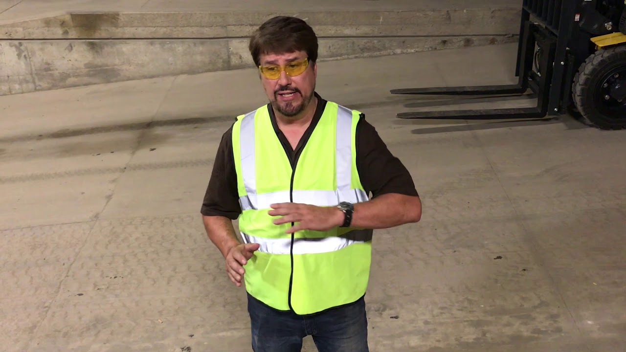 How to Safely Operate a Forklift On a Ramp or Sloped Surface