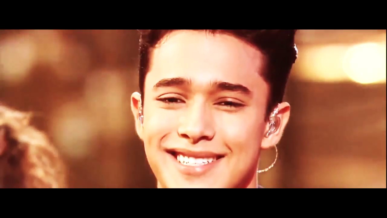 | Joel Pimentel | - F L A S H L I G H T