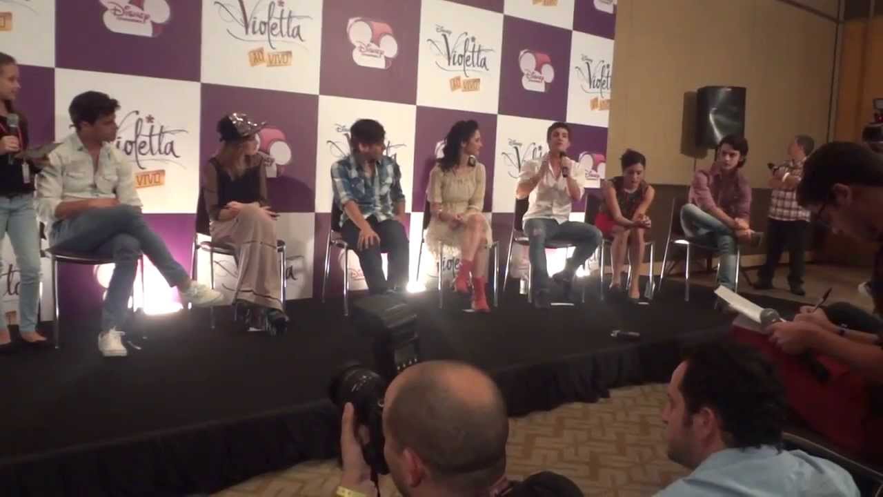 Violetta en Vivo Brasil - Conferencia de prensa por Sabrina Vella (Completo)