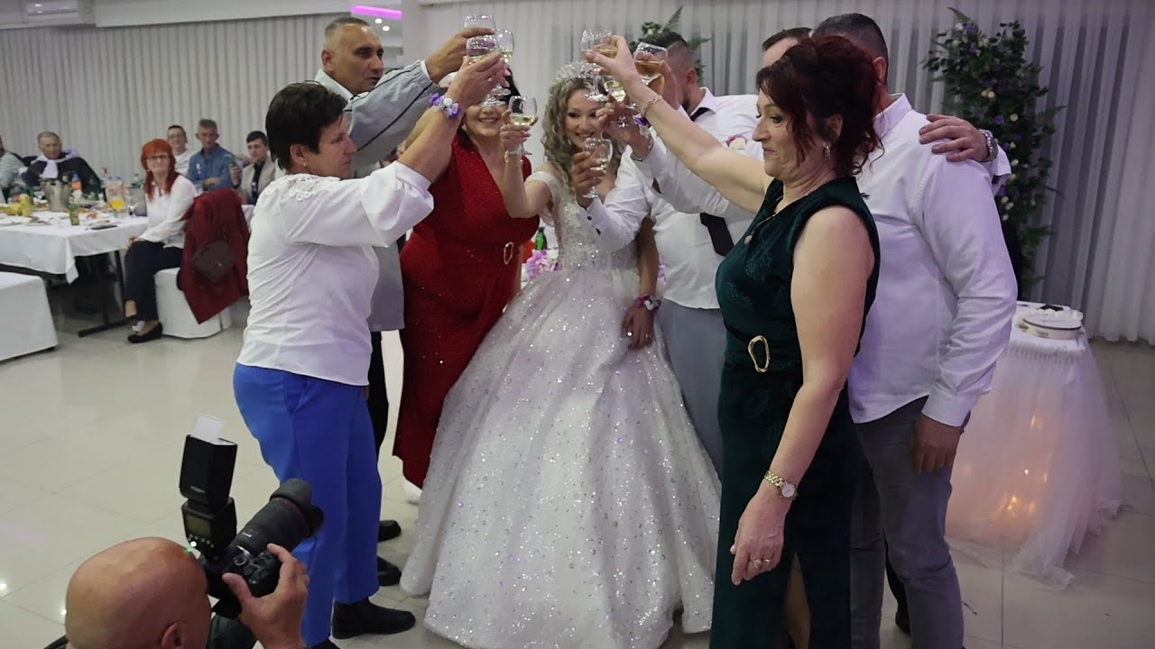Svadba Selmira i Adnan (3) dio Muzika Alen i Zumra Svadbeni Salon Glamour Srebrenik Asim Snimatelj
