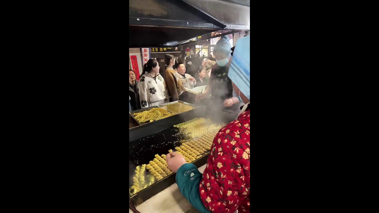 Magical Chinese street food 神奇的中国街头美食  不思議な中国の街グルメ
