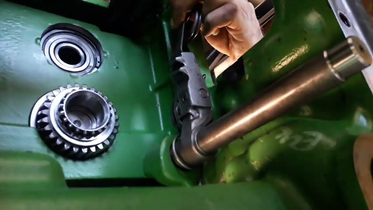 como funciona o famoso freio park john deer linha 5 mil ... freio na alavanca de marcha