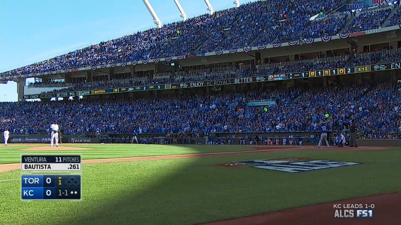 2015 ALCS Game 2: Blue Jays at Royals