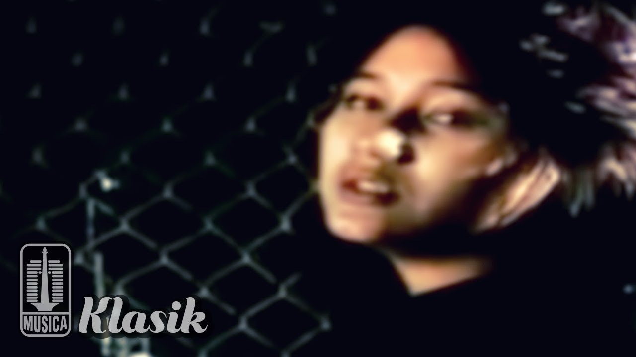 Nike Ardilla - Biarlah Aku Mengalah (Official Karaoke Video)
