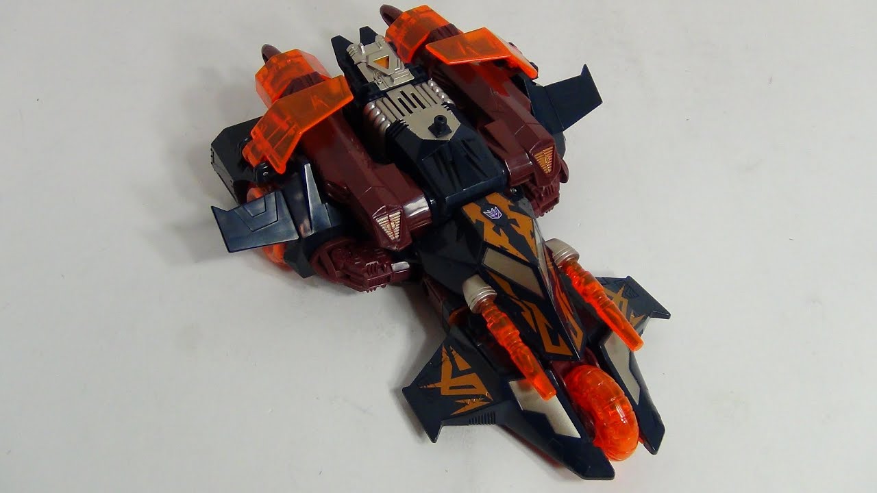 Dark Crumplezone | Transformers Cybertron voyager class figure review