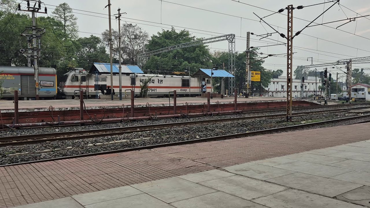 12329 - West Bengal Sampark Kranti E... is passing from. Dhanbad junction 