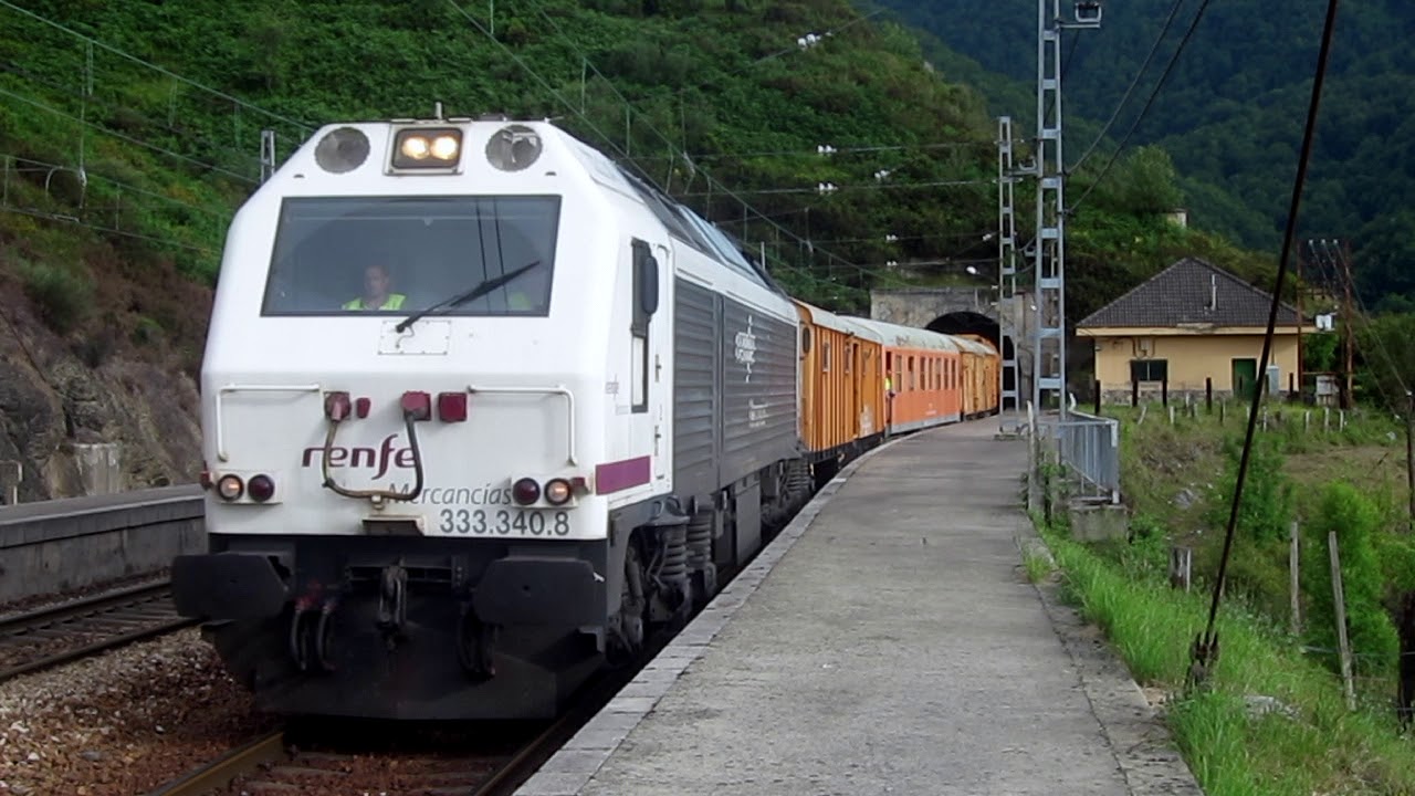 Trenes en Navidiello    estación santuario en la rampa de Payares    2011 2012