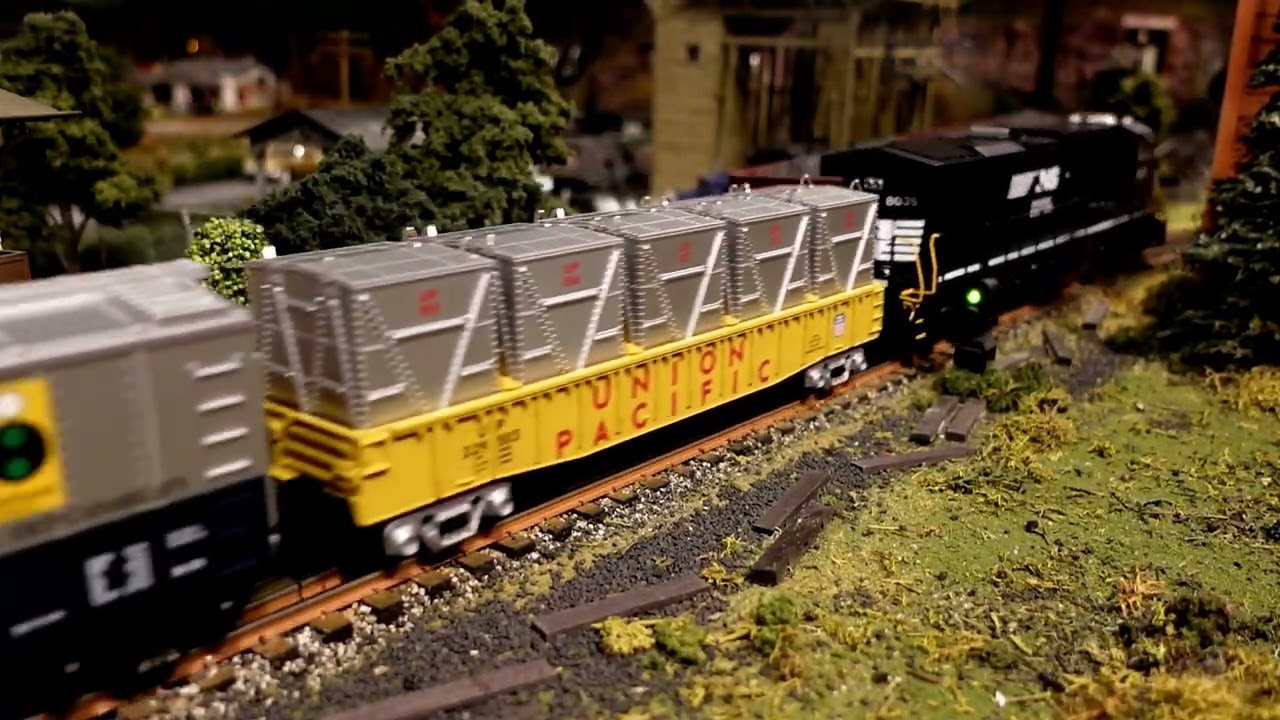 LIONEL TRAINS THRU THE YEARS IN MY COLLECTION AND A FEW MTH O GAUGE MADE THIS A GREAT RUN SESSION.