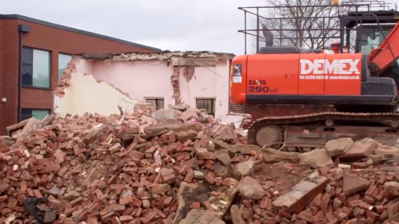 CASTLEFORD, REDHILL JUNIOR SCHOOL DEMOLITION 16/2/2017