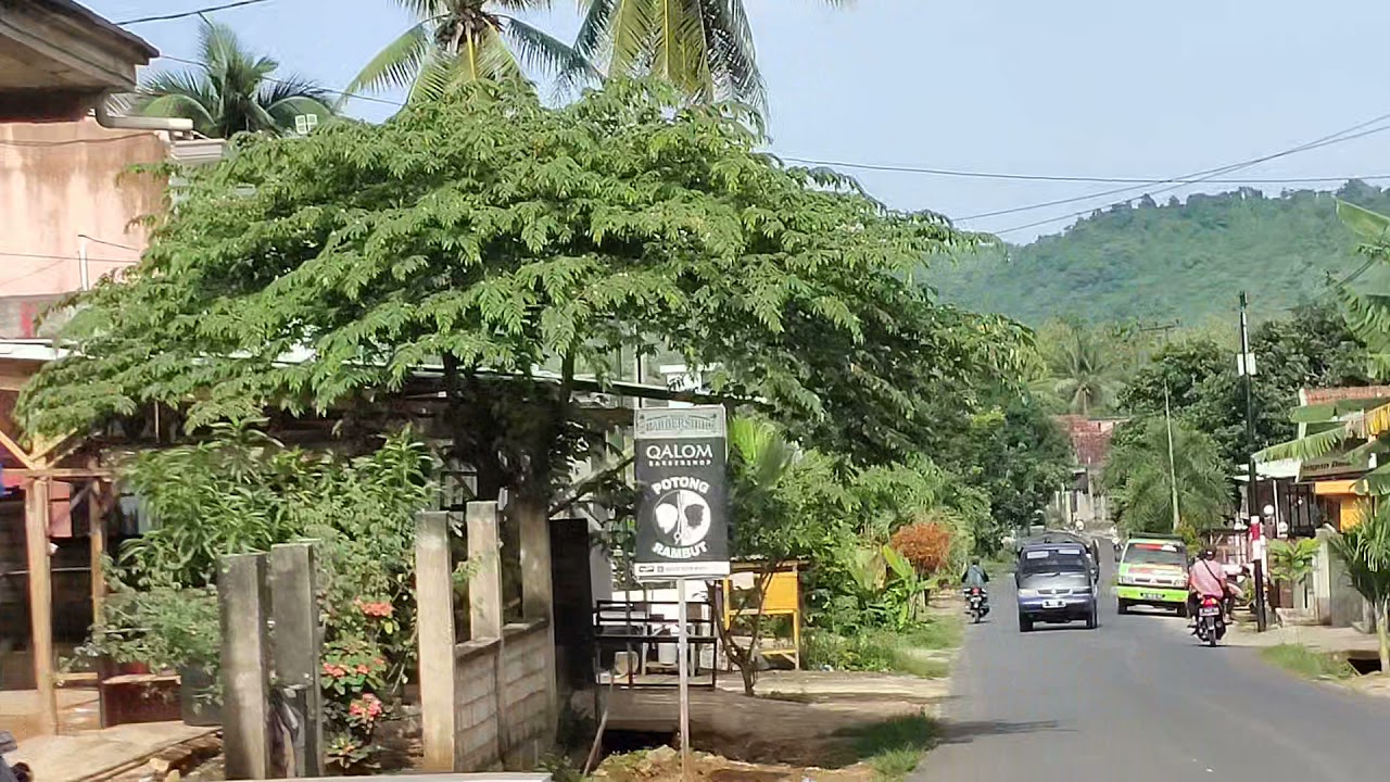 Suasana Jalan Kampung dan Jalan Raya di Pulau Kangean | 2020