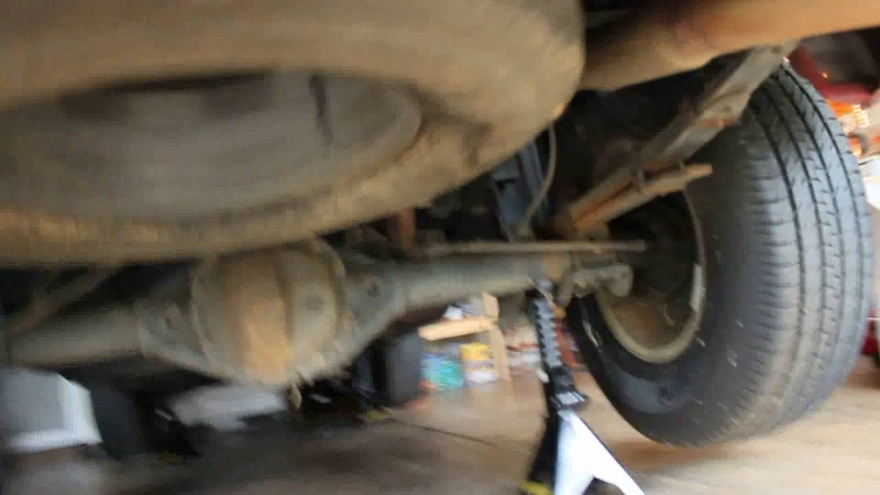 Nissan Frontier 2005 Clutch Plate and Flywheel Replacement - Part 02 Jack Stands