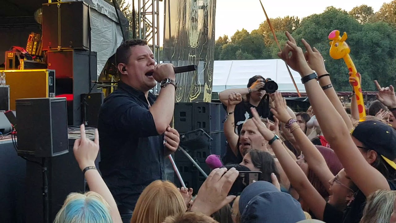 Leander Kills - Valami folyjon (live - Rockmaraton)
