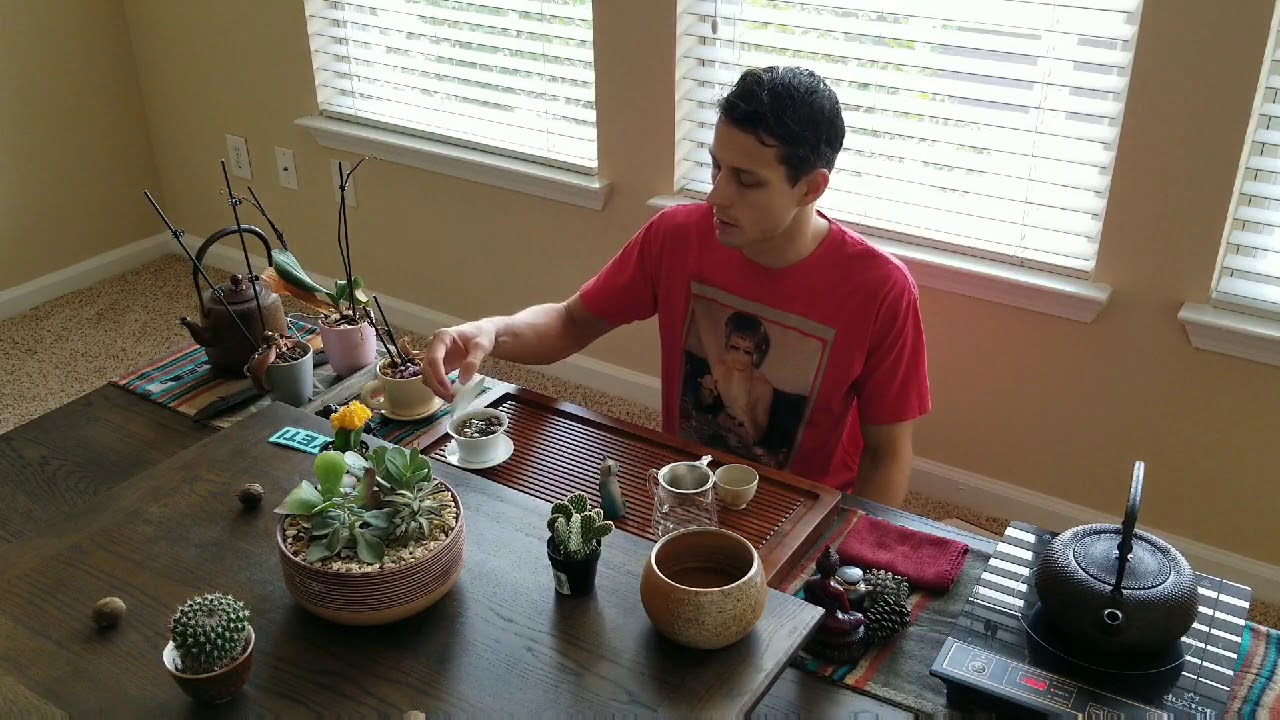 Tea Tasting and Review: Chawang Cigarette Puer cake.